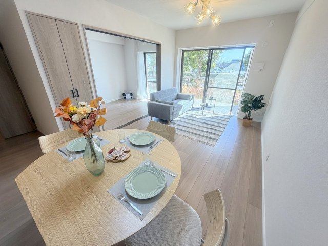 ウッドパーク吉川きよみ野　C棟の居間・リビング|家族団らんで過ごすリビングは15.7帖の広さを確保