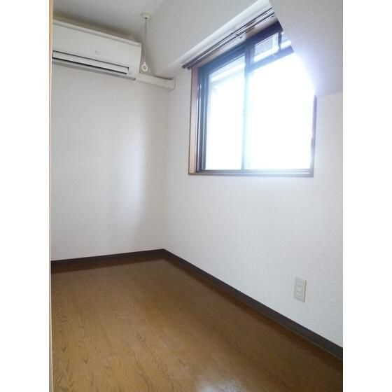 柳橋ビルの居間・リビング