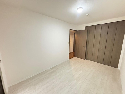 【洋室】 | コート北野田サウスヒルズＳ棟 | 【クローゼット】お部屋を広く利用するために必須なクローゼットが全室付いています♪もちろんお荷物を収納されても良しの勝手の良いクローゼットは嬉しいですね♪