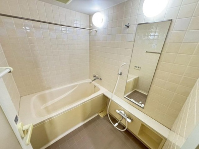 【浴室】 | コート北野田サウスヒルズＳ棟 | 【浴室】ゆったりとくつろげる綺麗な浴室ですよ！時間短縮でシャワーだけの方も多いですが、一日の疲れを癒すため湯船に浸かれば心身ともにリラックスできますね♪