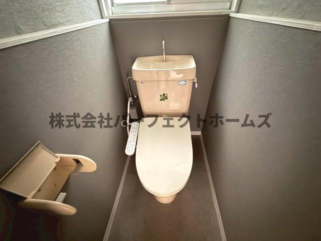 御幸東町戸建　賃貸のトイレ|コンパクトで使いやすいトイレです