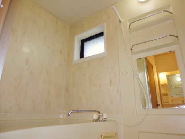 アルカジア石部Ｆの浴室