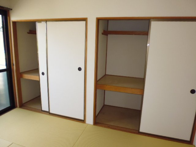 アルカジア石部Ｆの収納