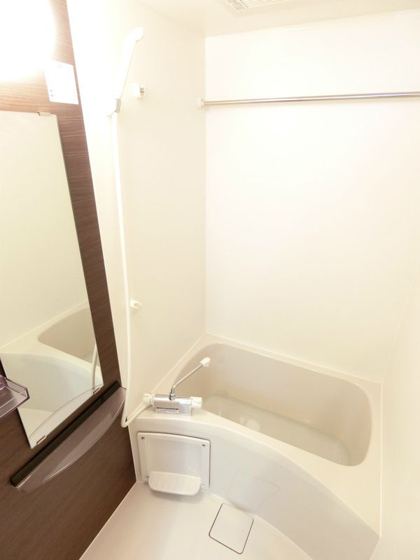 リブリ・ラ・ルーチェ新松戸の浴室