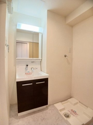 【洗面所】 | フォレスト引野 | 明るい洗面所です