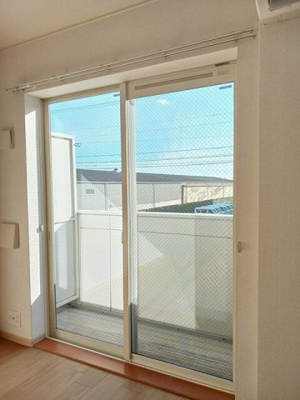 【バルコニー】 | アンジュ | 外からの目が気にならないバルコニーで洗濯物が干せます