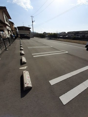 【駐車場】 | アルデーアⅡ | 駐車場があるので、車を買う予定の方も安心です