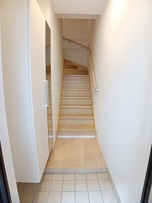 【玄関】 | アンビエンテ | 収納もある玄関です