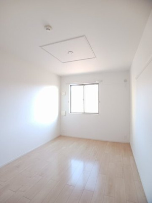 【内装】 | サンリット・スクエアＦ | 明るい色調の室内です