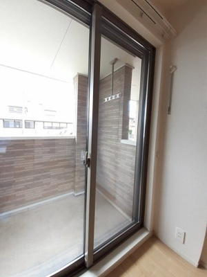 【バルコニー】 | グリーンヒルズ福山・壱番館 | 開放的で明るい空間を演出してくれるバルコニーです