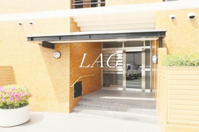 【エントランス】 | エムズフラット | エントランスです。