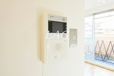 【セキュリティ】 | エムズフラット | モニター付きインターホンです。