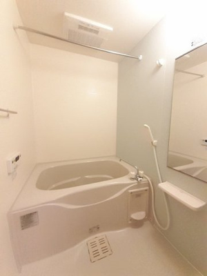 【浴室】 | ラルジュグリーンＦ | 落ち着いた空間のお風呂です