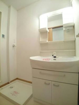 【洗面所】 | アンジュ・ルナ | 脱衣スペースもあります