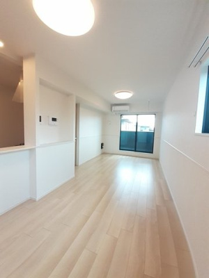 【居間・リビング】 | サンヴァリー２１Ｃ棟 | ゆったりとした居間です