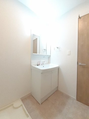 【洗面所】 | サンヴァリー２１Ｃ棟 | スペースが確保できる洗面所です