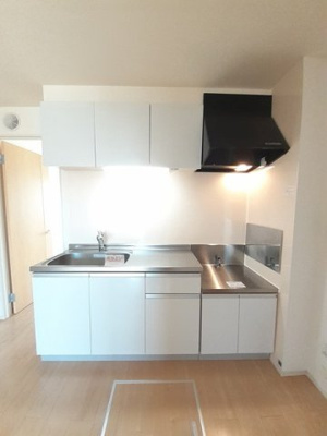 【キッチン】 | カームフルート | コンパクトなキッチンで掃除もラクラク