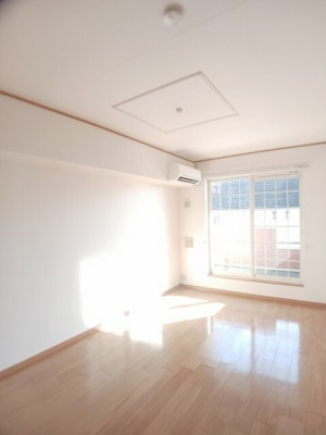 【居間・リビング】 | ヴァンエコールＢ | ゆったり過ごせる居間です