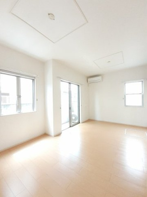 【居間・リビング】 | レジデンス穂垣 | 使いやすいリビングです