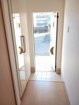 【玄関】 | マリアローザＡ | 収納もある玄関です