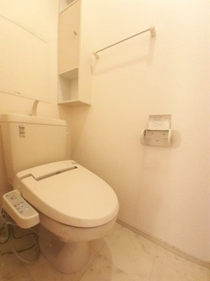 【トイレ】 | ヴィオーラ | 落ち着いた色調のトイレです