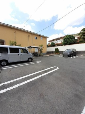 【駐車場】 | ヴィオーラ | 駐車場です