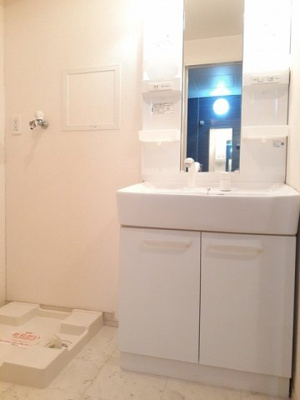 【洗面所】 | ヴィオーラ | スペースが確保できる洗面所です