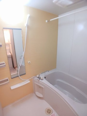 【浴室】 | エバーグレイス | ゆったり過ごせるお風呂です