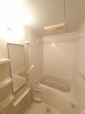 【浴室】 | アール・ド・ヴィーヴルＣ | お風呂で日々の疲れを落としましょう