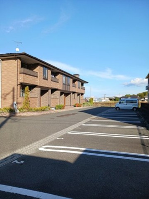 【駐車場】 | エバーグレイス | 駐車場完備です