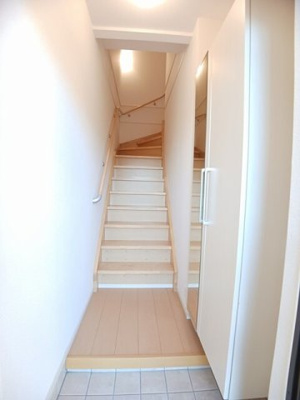 【玄関】 | ロジュマングラシューＩ | 落ち着いた玄関です