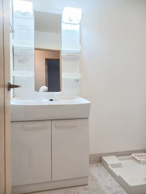 【洗面所】 | ロジュマングラシューＩ | 広い洗面スペース