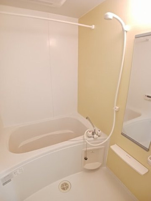 【浴室】 | ベル・オーブ・メゾンＣ | ゆったり過ごせるお風呂です