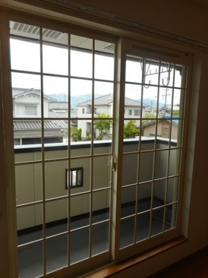 【バルコニー】 | クリスタルコート | 広々としたバルコニーです