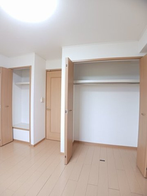 【収納】 | クリスタルコート | 小物を収納するのに便利です