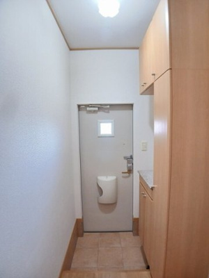 【玄関】 | ディマンシュ．Ｍ　Ｂ | 収納もある玄関です