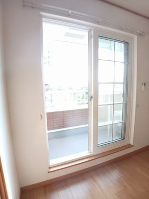 【バルコニー】 | ディマンシュ．Ｍ　Ｂ | 外からの目が気にならないバルコニーで洗濯物が干せます