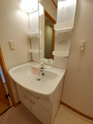 【洗面所】 | メゾン　アウローラ | 使いやすい洗面所です