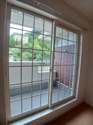 【バルコニー】 | プラシード・ユダⅡ | 開放的で明るい空間を演出してくれるバルコニーです