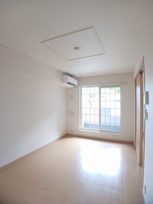 【居間・リビング】 | プラシード・ユダⅡ | こちらのリビングで趣味の時間をお楽しみください