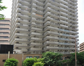 トリニティー芝浦のエントランス