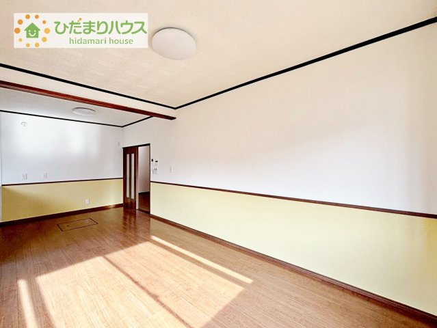 【居間・リビング】 | 阿見町大字青宿　中古戸建 | 家族団らんの時間も増えそうなくつろぎのLDK☆