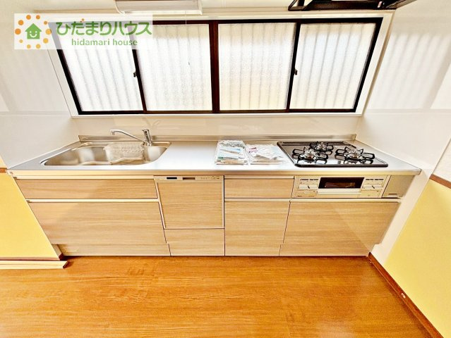 【キッチン】 | 阿見町大字青宿　中古戸建 | 3口コンロでお料理する時間も短くなりそうですね(*‘∀‘)