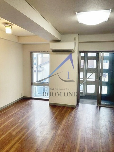 Ｋ－ハウスⅡの居間・リビング|洋室のお部屋です。