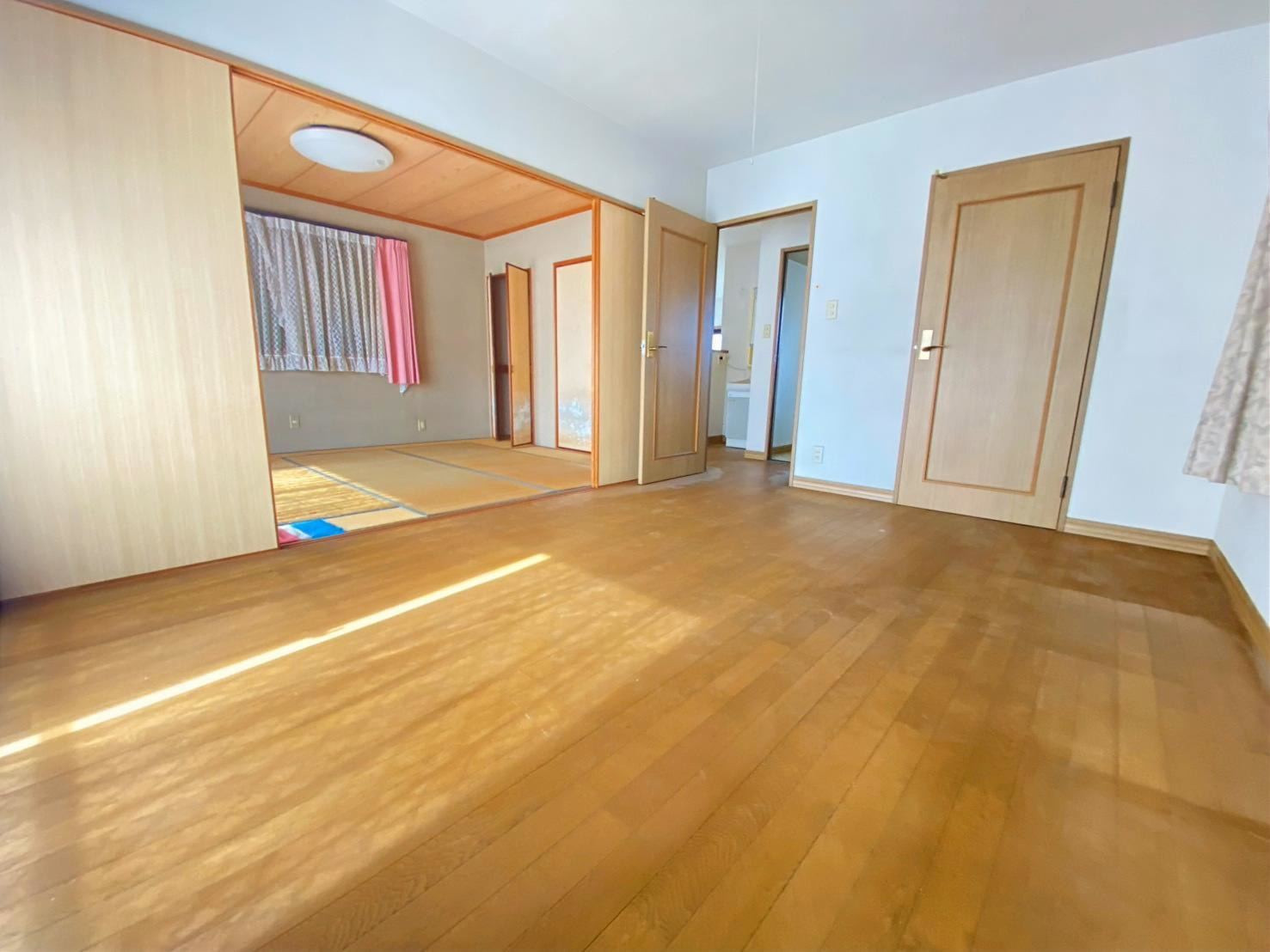 山口市折本2丁目の洋室
