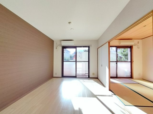 【居間・リビング】 | ザ・ロイヤルヴィレッヂ