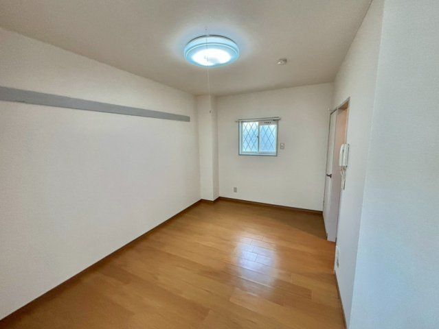 フラッツネオシティーの洋室