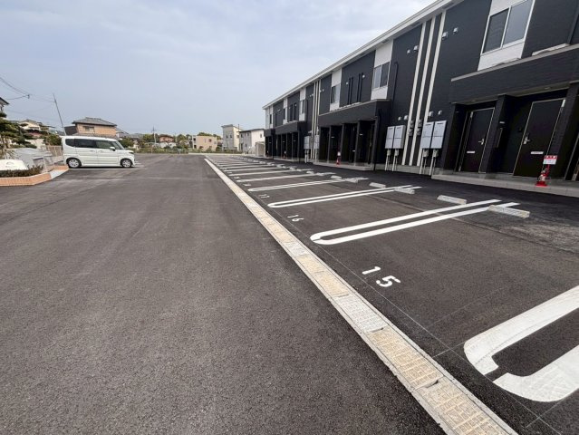 レコルトの駐車場
