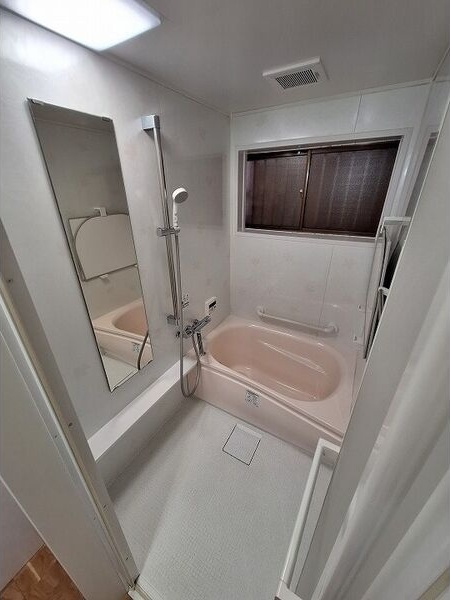 藤阪元町貸家の浴室