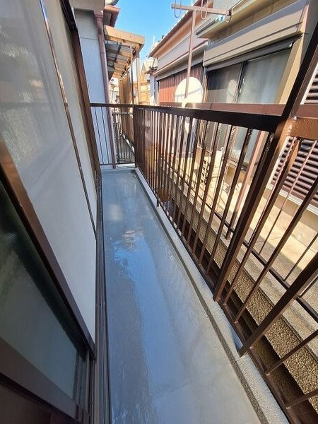 藤阪元町貸家のバルコニー